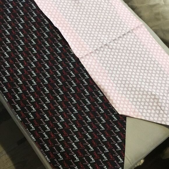 NWT Set of 2 Hand Crafted Runners - Picture 2 of 8